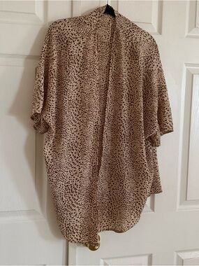 Listicle Leopard Print Kimono - Cream and Brown